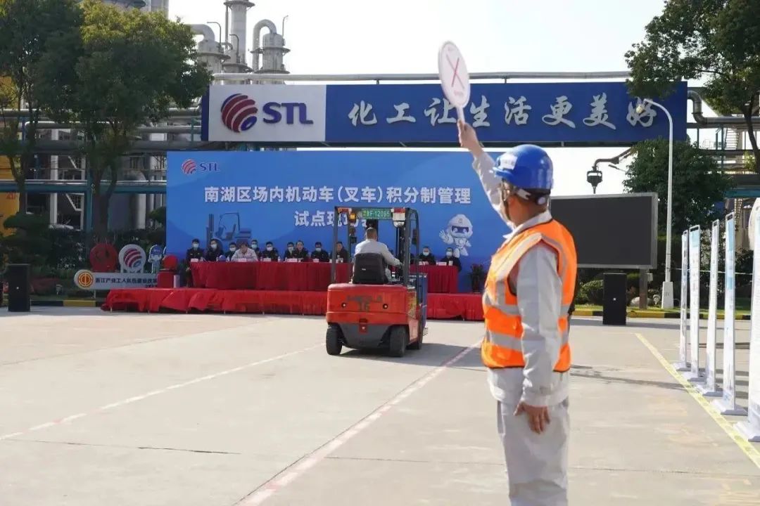 1698110635247536bSAW.jpg